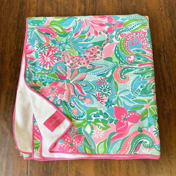 LILLY PULITZER Beach Towel Blue Pink Floral Bath Tropical Hawaiian - Picture 1 of 7